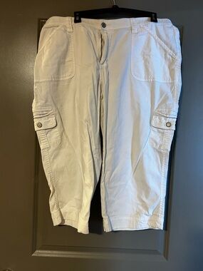 Lee White Cargo Capris
